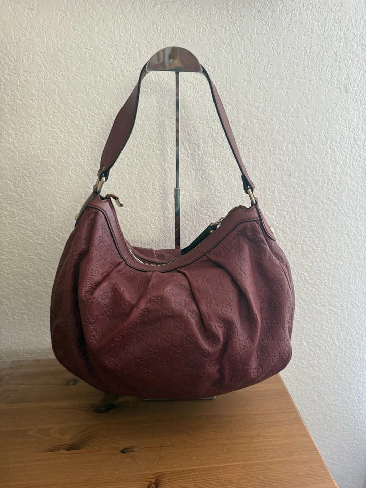 AUTÉNTICO BOLSO DE MANO MEDIANO DE CUERO GUCCI SUKEY GUCCISSIMA BORGOÑA Y DORADO Foto 3 de 4