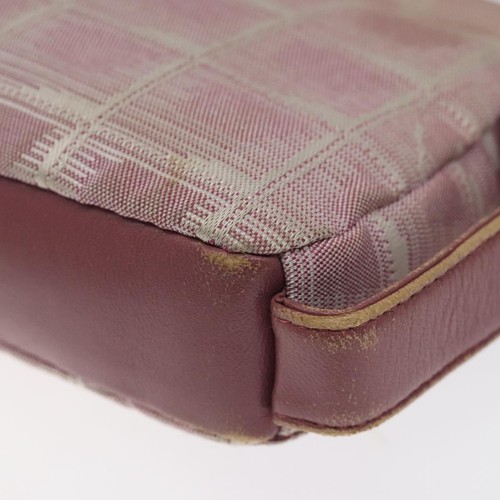 Auténtico bolso clutch Chanel Travel Line de nailon rosa - Imagen 8 de 20