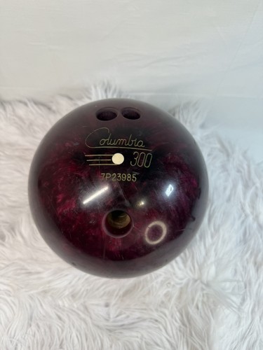 Vintage Columbia 300 Red/Black Marble Swirl Bowling Ball 10 lb 12oz White Dot
