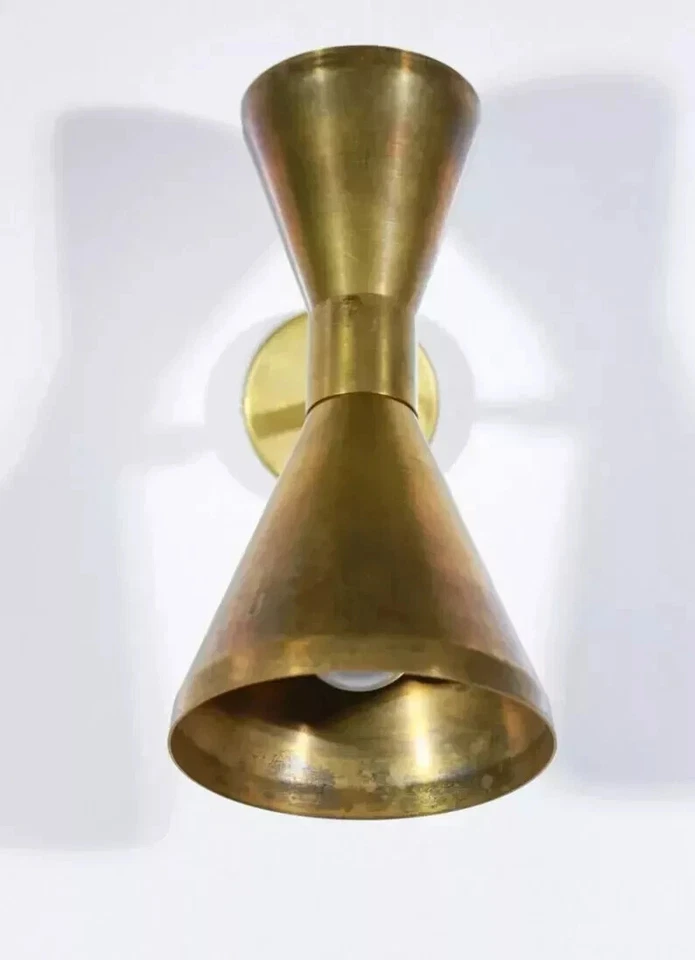 Par de apliques de pared italianos contemporáneos Diabolos de latón macizo para el hogar Foto 3 de 4