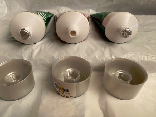 3 ICING BODY BUTTERS 2 Winter Berry & 1 Peppermint 2 oz each New Discontinued - Picture 4 of 4