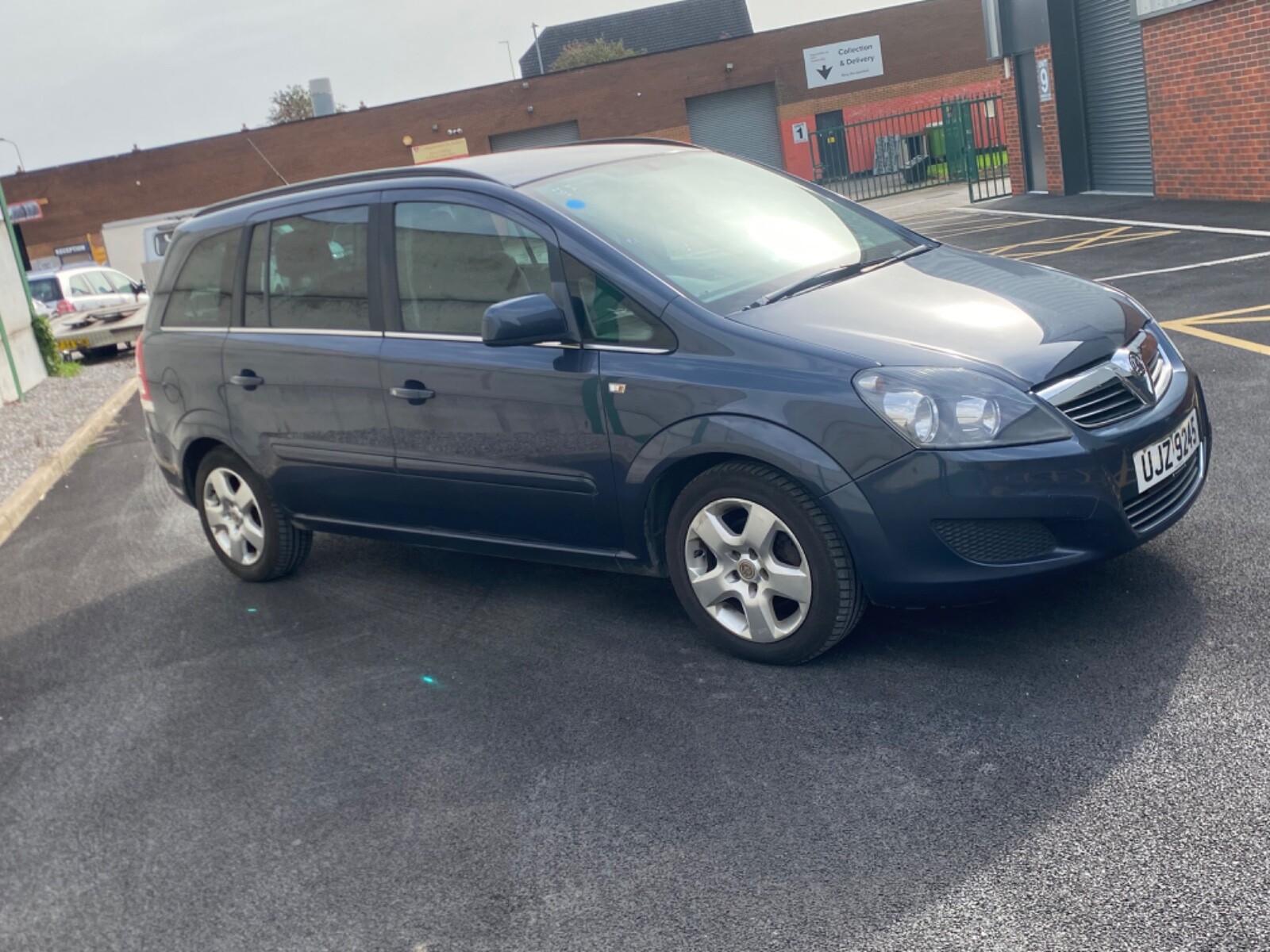 2011 Vauxhall Zafira Exclusiv 1.6 VVT 115 MPV MOT SERVICED CAMBELT KIT