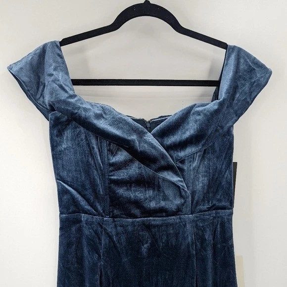 NUEVO CON ETIQUETAS LULU'S Vestido Mujer Medio Azul Dulce Sinfonía Terciopelo Fuera del Hombro Maxi Foto 2 de 4