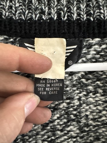 IOU bereits eine Legend Varsity Strickjacke in schwarz weiß Vintage 80’s Herren - Bild 3 von 11
