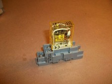 IDEC Miniature Relay RH1B-U    AC120  w/ Din Rail Base