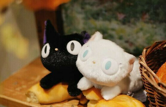 KIKI'S DELIVERY SERVICE JIJI Black Cat and Lily White cat
