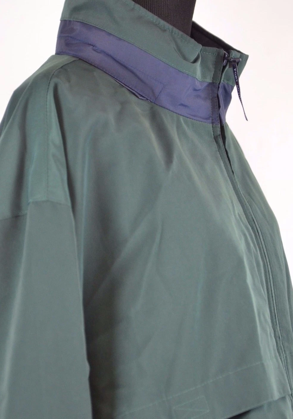 Port Authority Unisex Jacket Size XL NWT Rain Wind Resisent Hood Warm