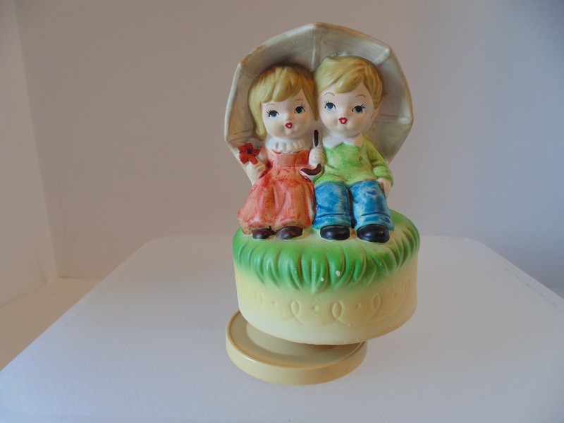 Vintage Made In Japan Ceramic Boy And Girl Under Umbrella Musical Figurine