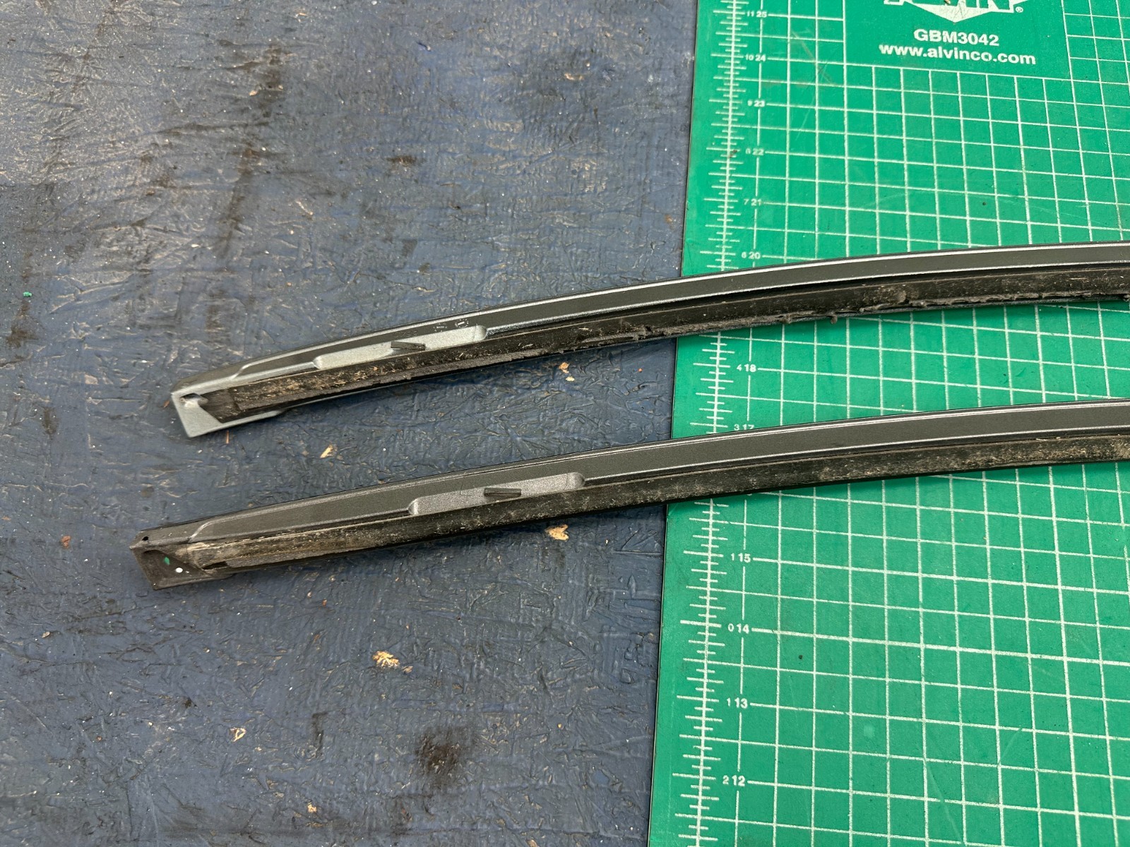 14-20 MASERATI GHIBLI - LEFT & RIGHT SIDE ROOF DRIP MOLDING TRIM OEM
