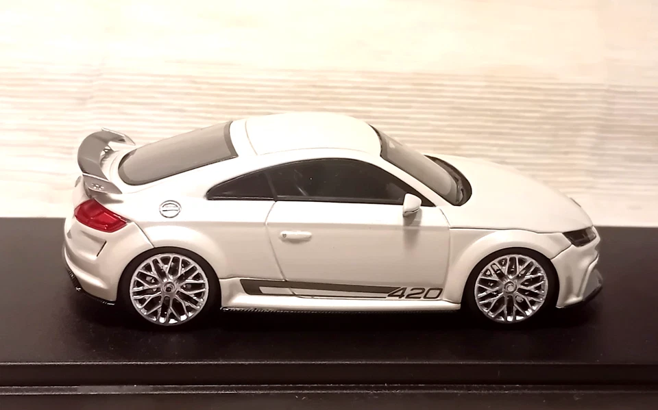 Audi TT quattro sport concept Genf 2014 Look Smart (Audi-Edition) 1:43 OVP - Bild 2 von 4