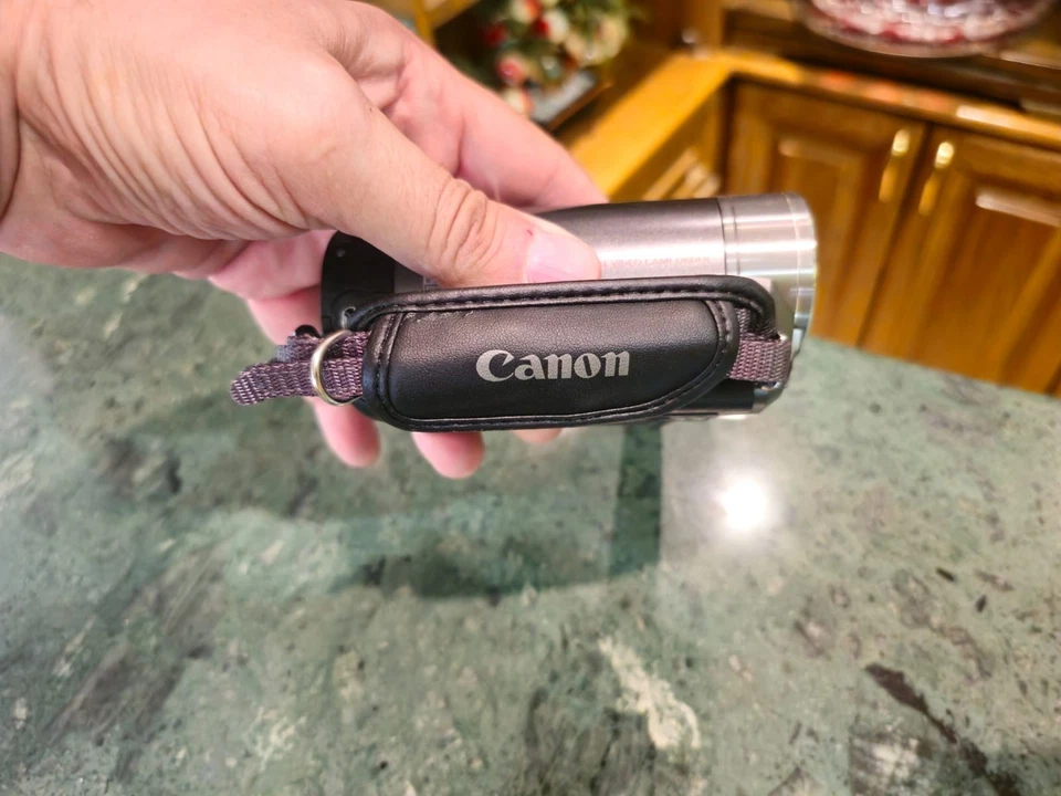 Vintage Handheld Video Camera Canon FS11 perfect condition selling gift - Image 4 of 4