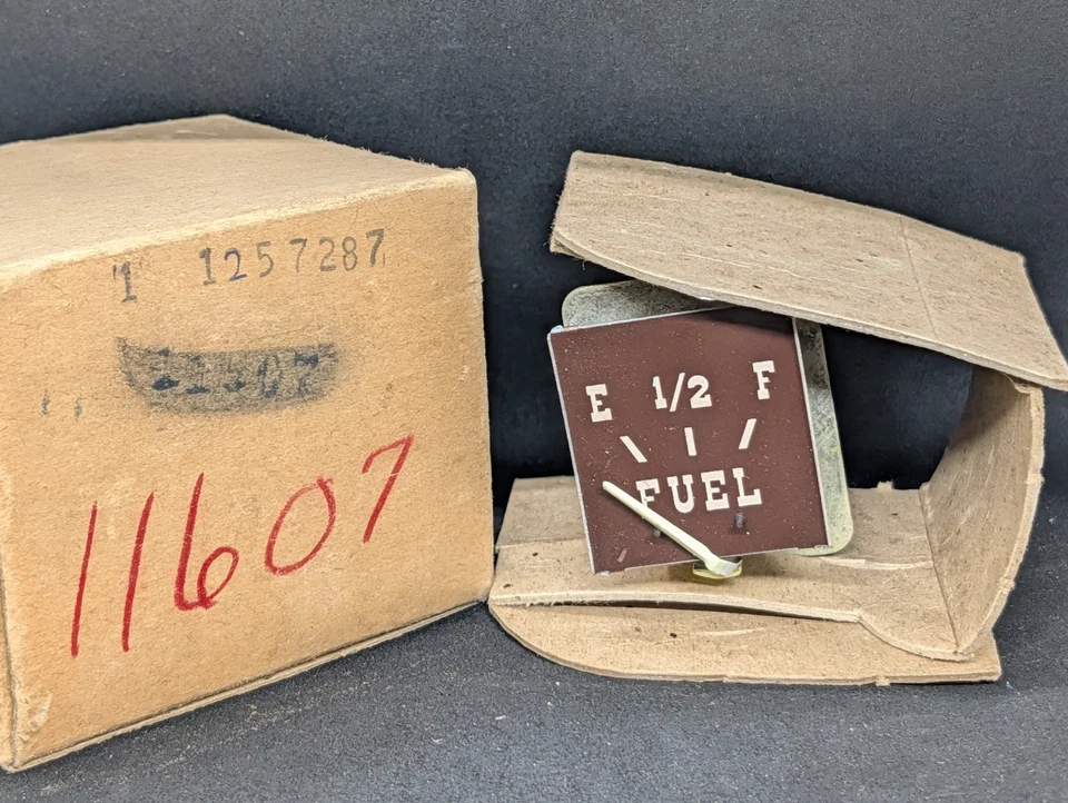 Nuevo de Lote Antiguo 1949 Desoto Deluxe Custom S13 Instrumnet Cluster Combustible Gas Salpicadero Foto 2 de 4