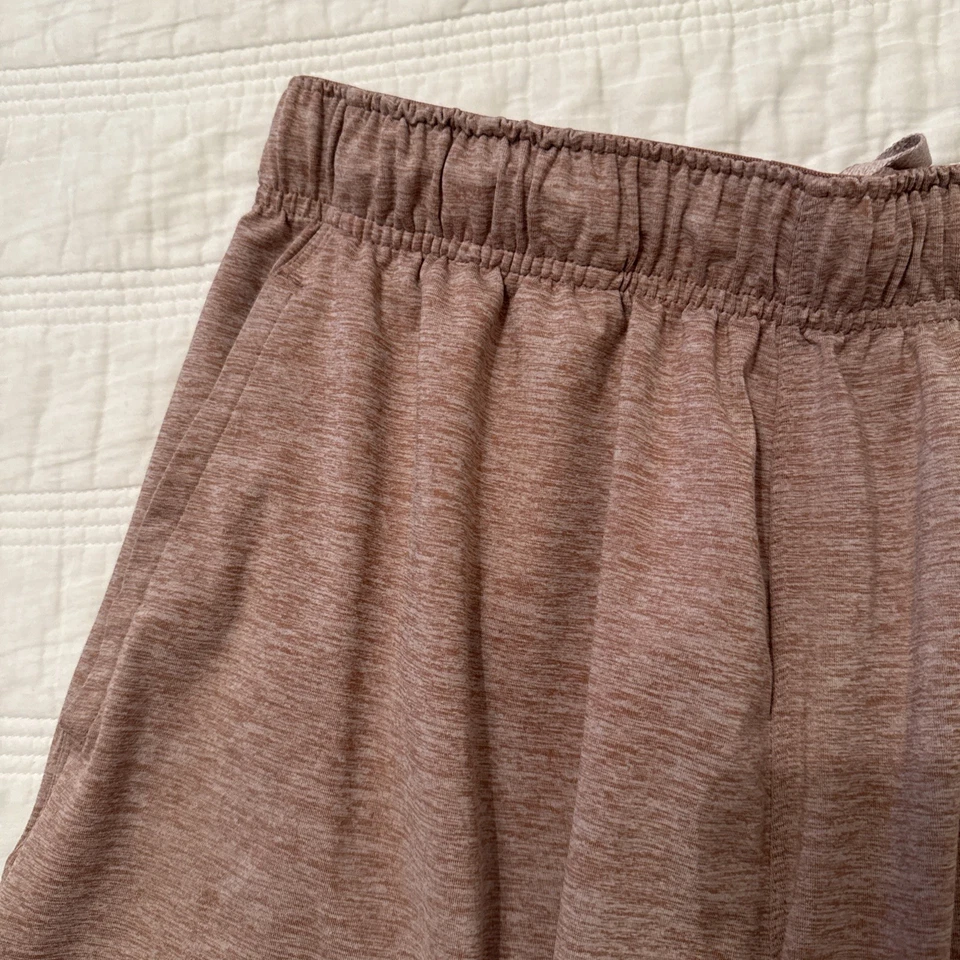 Pantalones Cortos Nike Yoga Dri-FIT Para Hombre Grandes Rosa Brezo Atléticos Ligeros Elastizados Foto 3 de 4