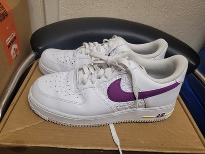 Nike Air Force 1 Low EMB Berry Herren Sneaker Gr. UK 7