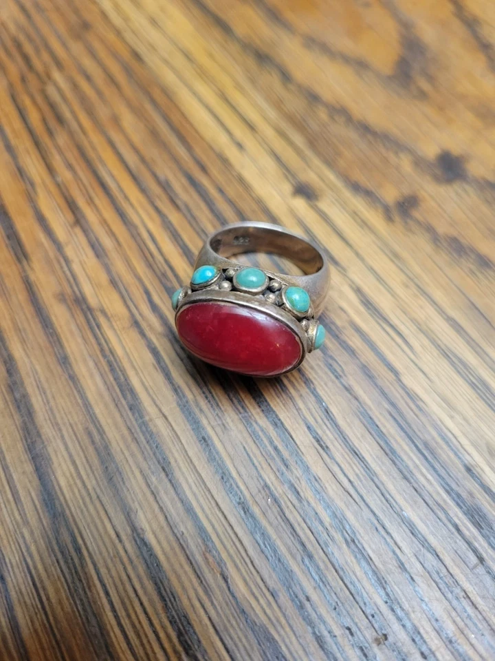 Винтажное и тяжелое кольцо из чистого серебра с кораллом и бирюзой - огранка кабахон - Изображение 3 из 3