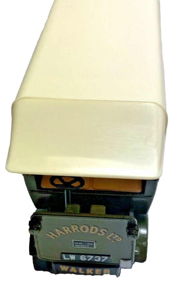 Matchbox Models of Yesteryear Y29 1919 Walker Electric Van - Harrods LTD - Image 2 of 4