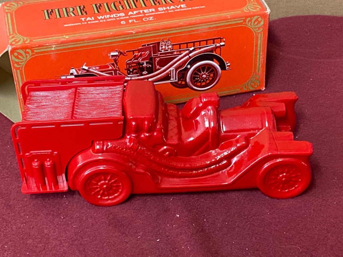 Vintage AVON Bottle in Original Box 1910 Fire Fighter Truck