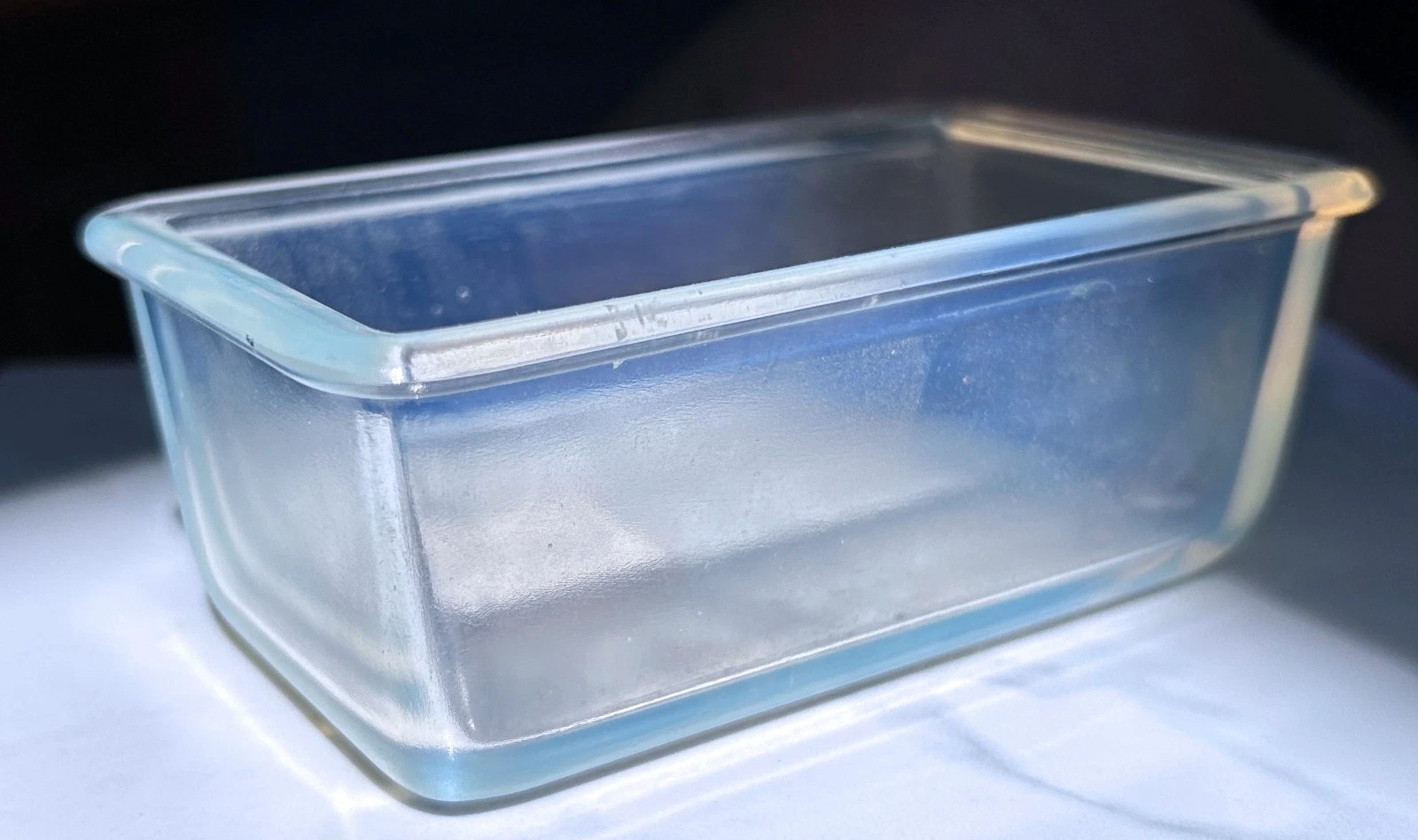 ANTIQUE 1917 MINIATURE or CHILD'S SIZE #1928-5 FRY OVENGLASS OPALESCENT LOAF PAN