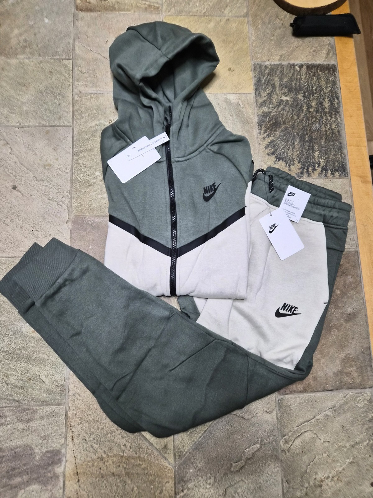 Nike Tech Fleece Sweatsuit Brand New With Tags Olive/Tan $260 Retail