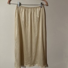 Vintage Warner's Perfect Measure Beige Rose Gold Color Maxi Nylon Half Slip 31"