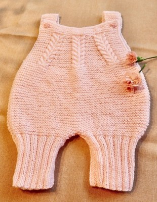 Baby Strampler Einteiler Rosè Gestrickt Elegant