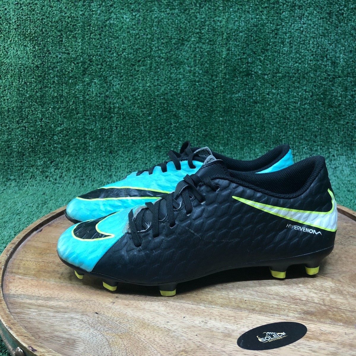Nike Women Hypervenom Phade III 3 FG Soccer Cleat 881544-400 Nike Women Hypervenom Phade III 3 FG Soccer Cleat 881544-400