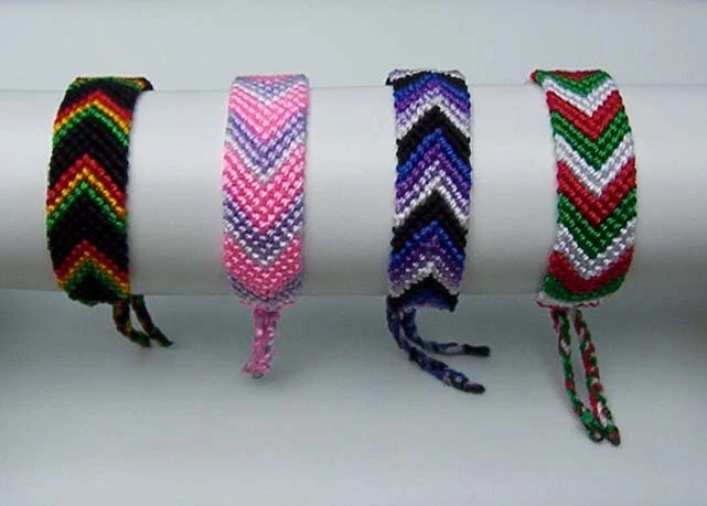 Bordered Chevron Friendship Bracelet Pattern 2025