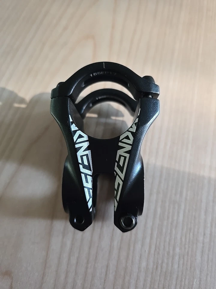 TruVativ Descendant Stem 40 mm Clamp 35.0mm +/-0 Degree 1 1/8 in Black Aluminum - Image 3 of 4