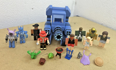 RoBlox Mini Figuren x 9 Tower Battles Zed Fahrzeug und Extras