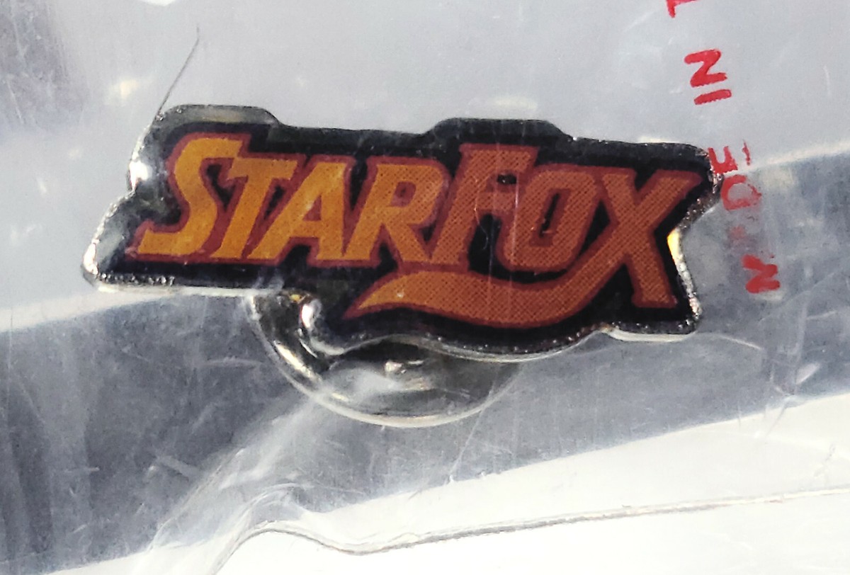 star team 32 旧ロゴ　レア Nintendo Star Fox Weekend Competition Promo Pin Starfox AUTHENTIC