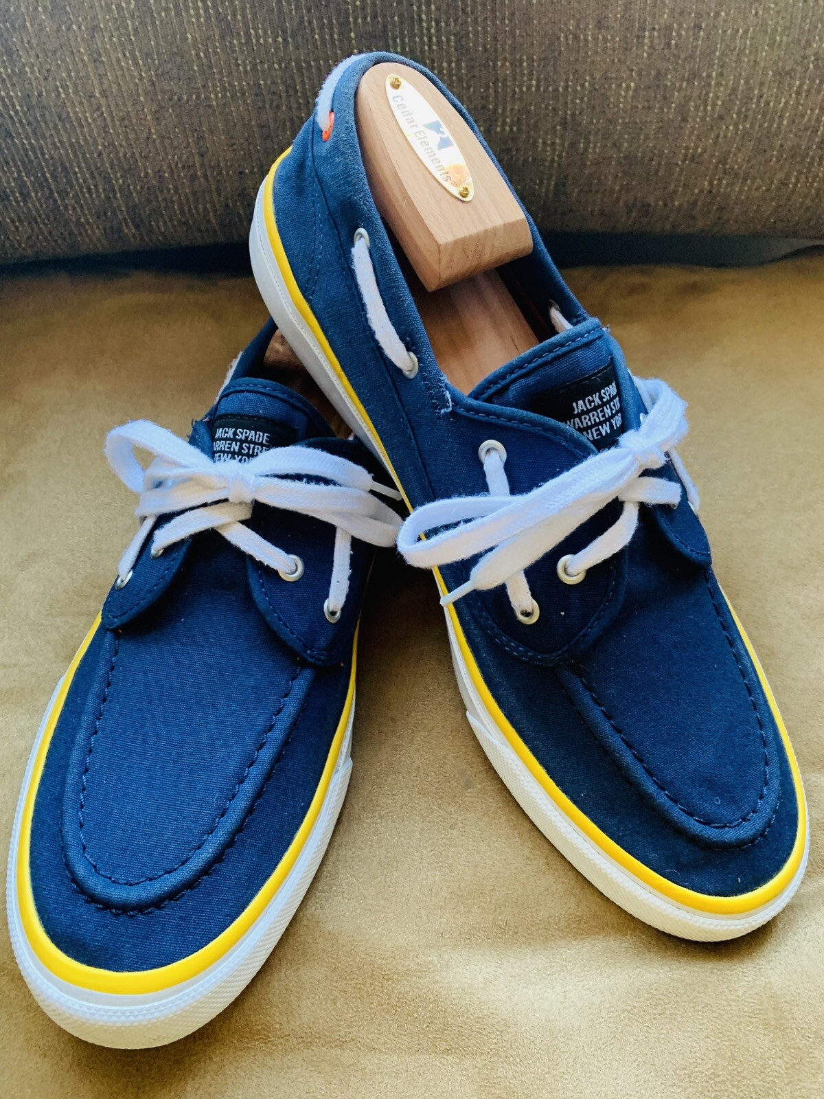 Foto 1 di 12