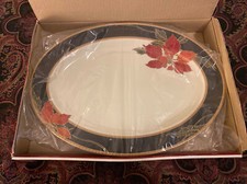 Mikasa Oval Holiday Platter Gold Poinsettia N...