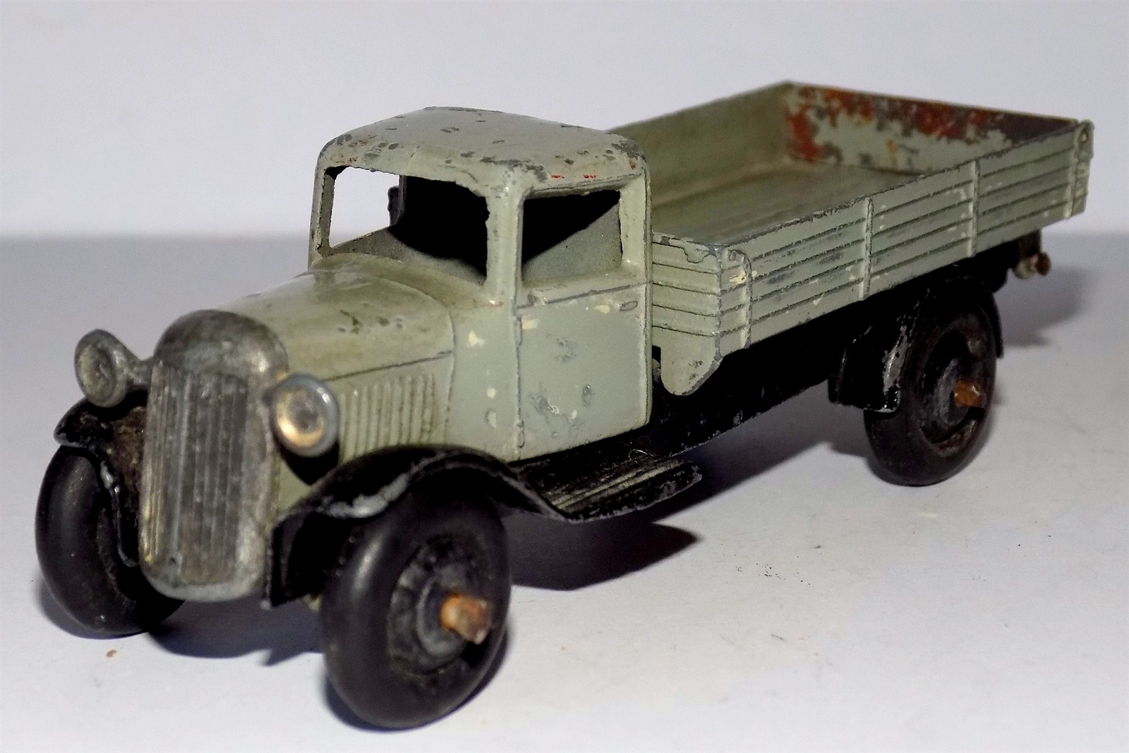 Dinky Toys No.25e Tipping Wagon Lorry Truck - Type 3 Chassis (c.1947).
