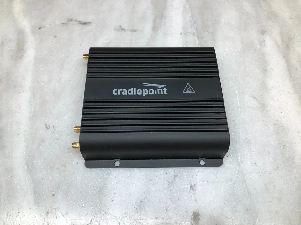 Cradlepoint LTE Ruggedized Router IBR650C-150M-D S5A907A Bundle w/ AC & Antenna - Image 2 of 4