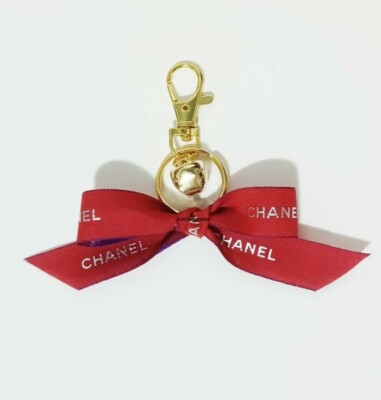 Chanel Christmas limited edition Red and Silver gift ribbon  display picture 2
