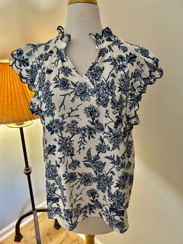 Haptics Navy/ White Floral Ruffle Split Neck Top w/Scalloped Ruffle Sleeve sz S
