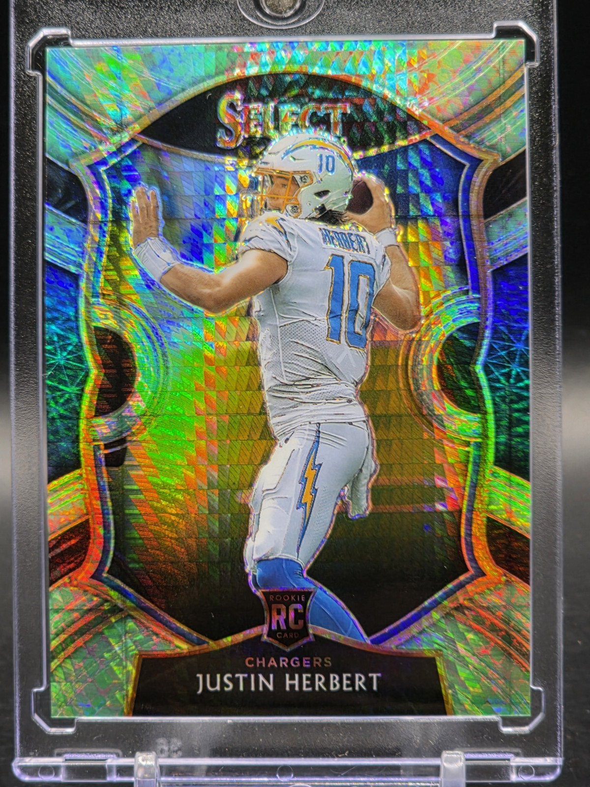 2020 Panini Select Concourse Justin Herbert Dragon Scale Prizm SP /67 RC