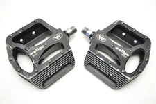 WELLGO B-37 CNC CUT ALLOY 10 STUDDED BMX BICYCLE PLATFORM PEDALS 9/16 X 20 TPI
