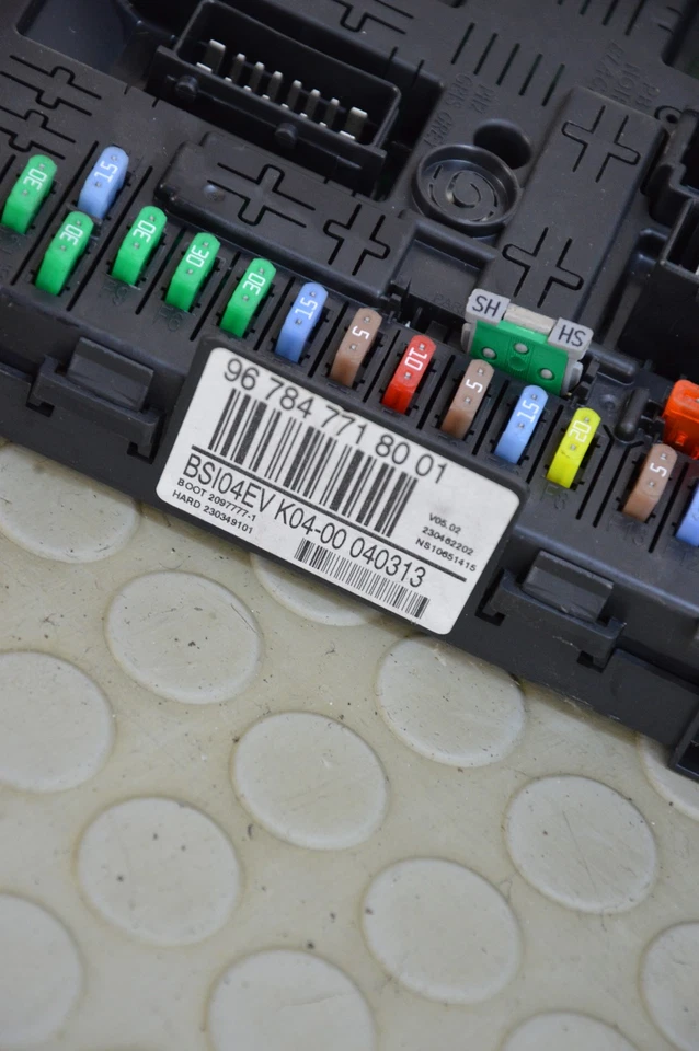 23912 Centralina body computer Citroen C4 Picasso dal 2010 al 2013 cod 967847718 - Immagine 3 di 4