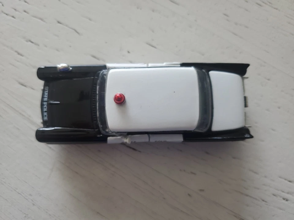 1966 Ford Fairlane Miami Police Car Matchbox 1:43 scale New with Certificate - Image 4 of 4