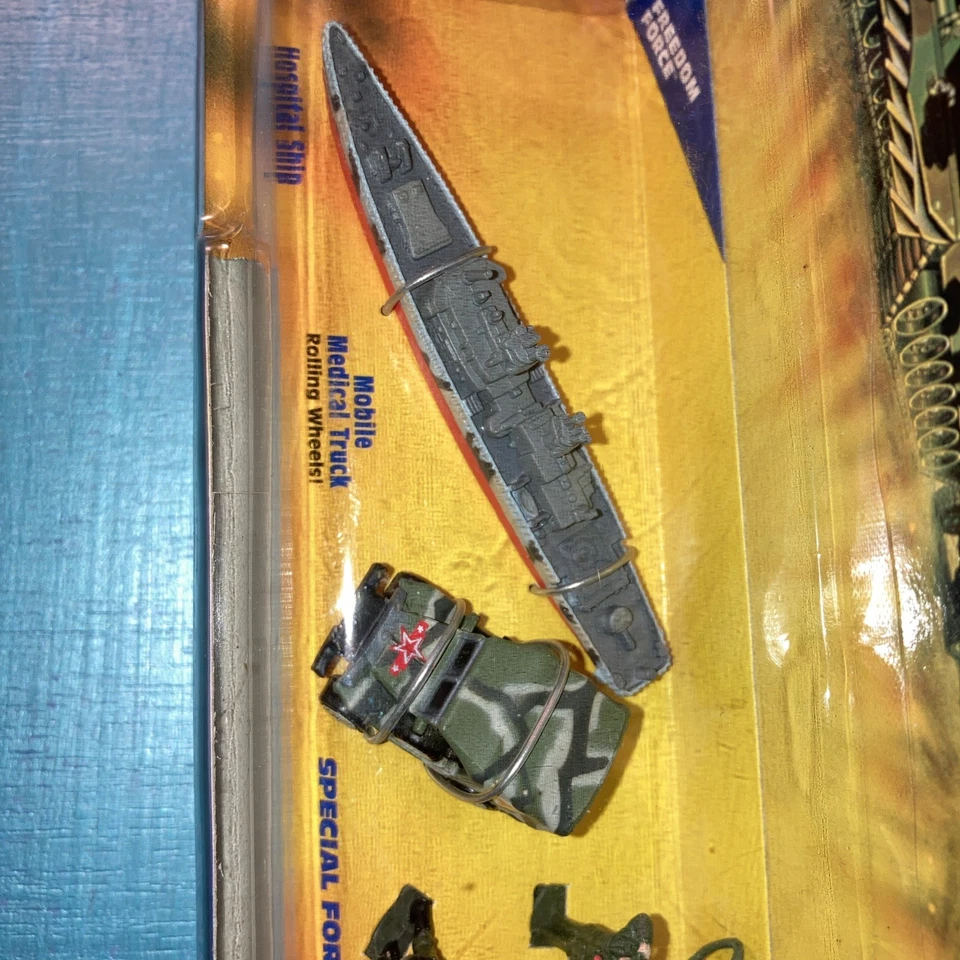 Micro Machines Military #4 MASH Team Hospital Ship Medical Truck Evac Copter ‘98 - Image 2 of 4