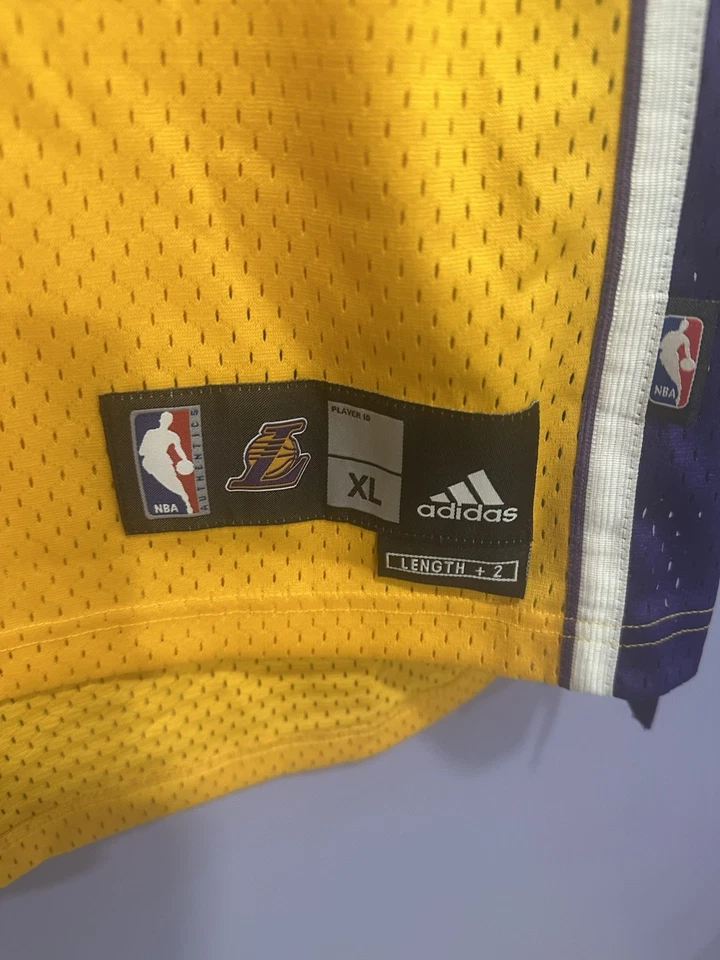 Camiseta deportiva rara Adidas 2009 Finales NBA Parche Los Angeles Lakers Bynum para hombre XL cosida Foto 3 de 4