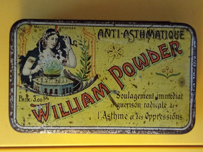 Schachtel WILLIAM POWDER Sprecherin Frohes Abenteuer Zigeunerin Anti-Asthma-Zigarette