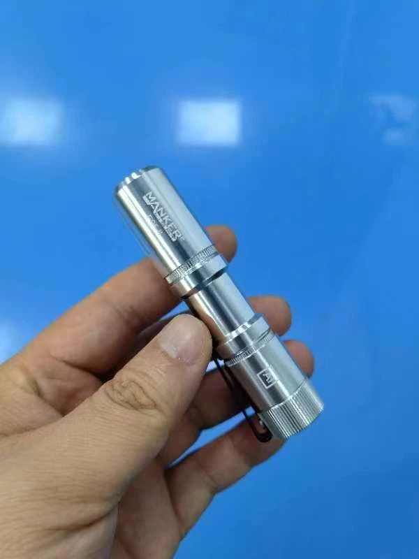 Linterna LED Manker E05 II Alu Silver Pocket AA 14500 1300 lúmenes