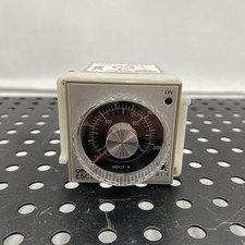 Omron E5C2-R40K Temperature Controller