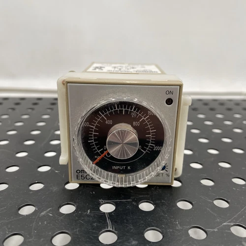 Omron E5C2-R40K Temperature Controller