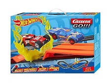 Hot Wheels Pista Macchinine Carrera Go! con Due Macchinine 5 Anni+