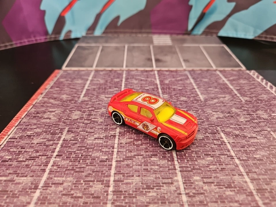 Dodge Charger SRT8 Hot Wheels Departamento de Bomberos Treasure Hunt Combine franqueo Foto 2 de 4