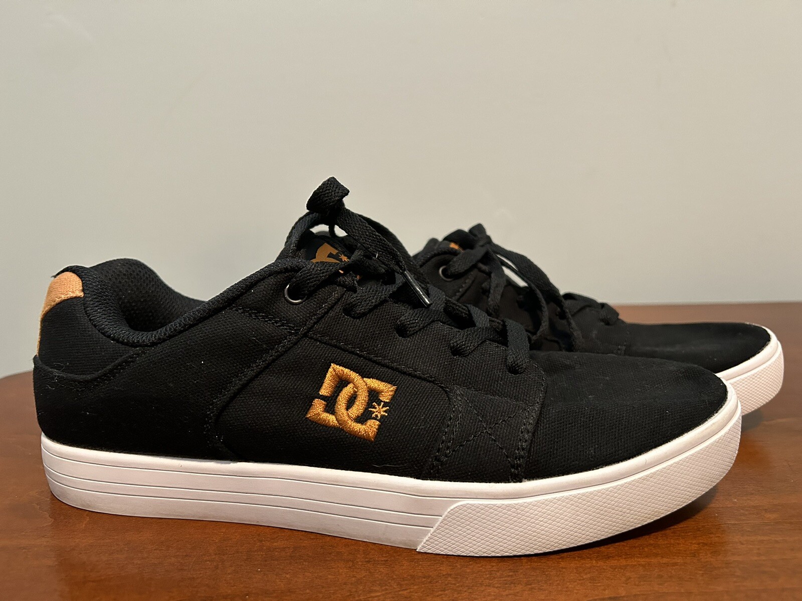 dg skateboard shoes