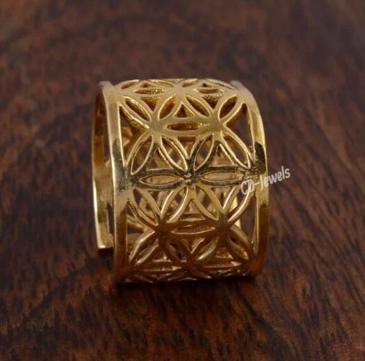 Anillo real para mujer de metal macizo de plata esterlina con dije enchapado en oro amarillo de 14K Foto 4 de 4